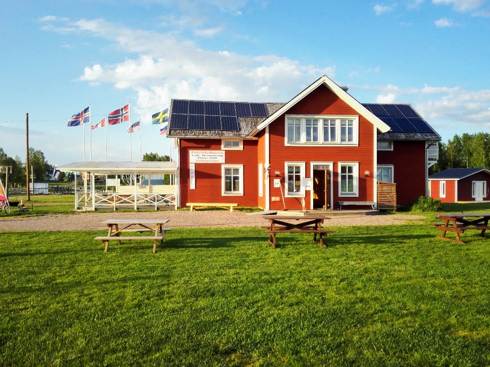 Polcirkelhuset - sommar restaurang Polcirkelhuset i Juoksengi